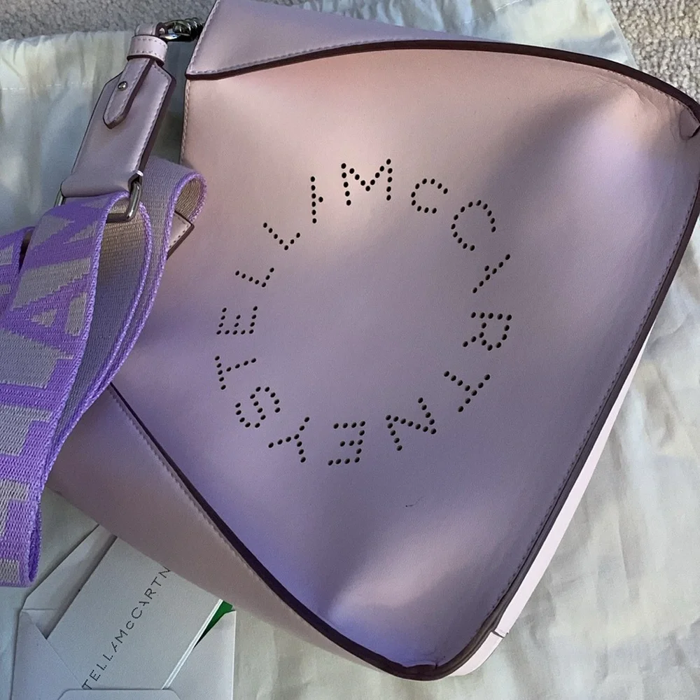 ๐ธ Stella McCartney perforated logo alter Napa crossbody bag in Lilac - Picture 14 of 15